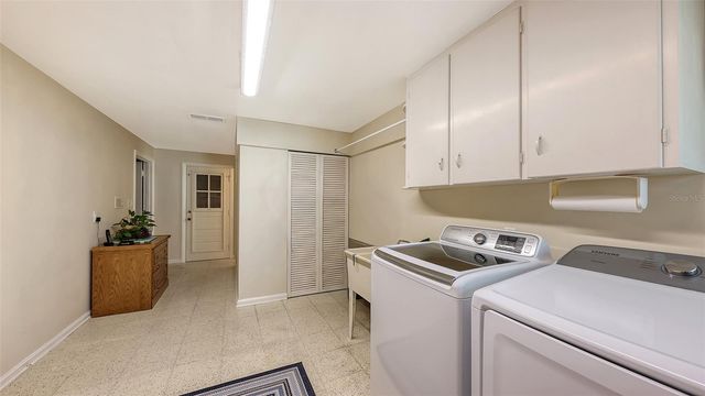 844 MAGELLAN DRIVE, Sarasota, FL 34243