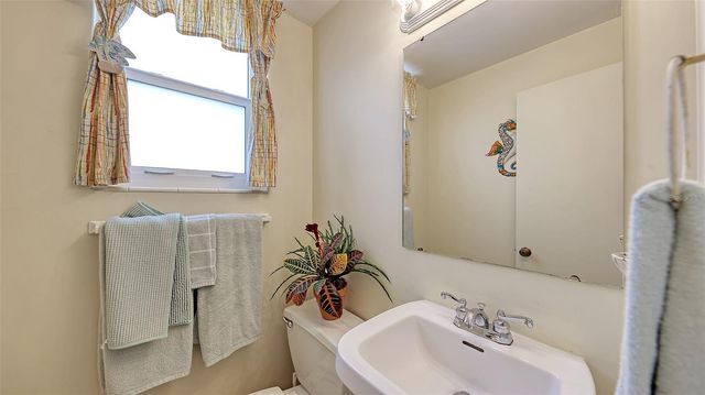 844 MAGELLAN DRIVE, Sarasota, FL 34243