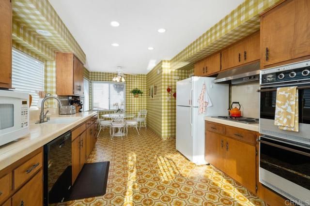 1816 S Pacific Street, Oceanside, CA 92054