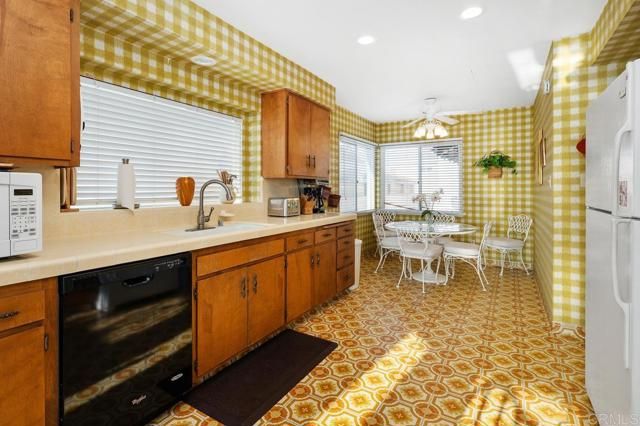 1816 S Pacific Street, Oceanside, CA 92054