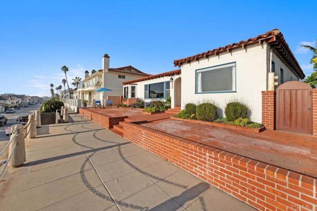 1816 S Pacific Street, Oceanside, CA 92054