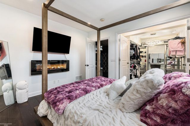 1200 Iroquois Trail, Oxford Twp, MI 48371