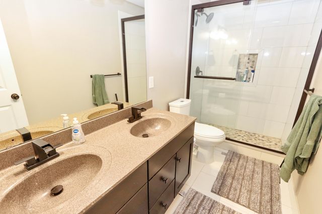 8640 Treeline Drive, Florence, KY 41042