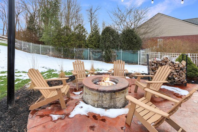 8640 Treeline Drive, Florence, KY 41042