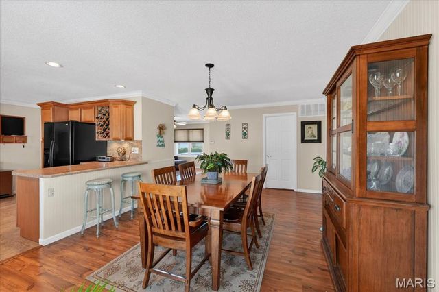 909 Townhouse Lane, Hazelwood, MO 63042