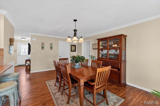 909 Townhouse Lane, Hazelwood, MO 63042