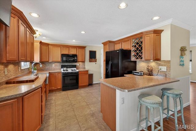 909 Townhouse Lane, Hazelwood, MO 63042