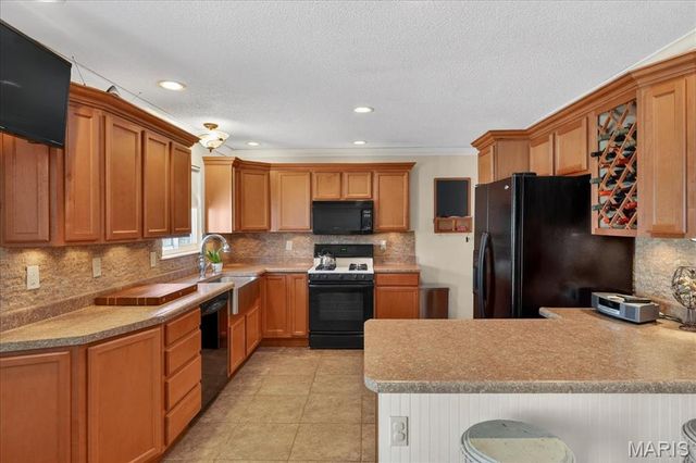 909 Townhouse Lane, Hazelwood, MO 63042