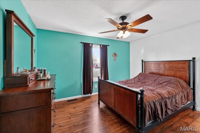 909 Townhouse Lane, Hazelwood, MO 63042