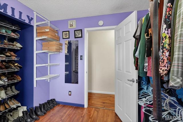 909 Townhouse Lane, Hazelwood, MO 63042