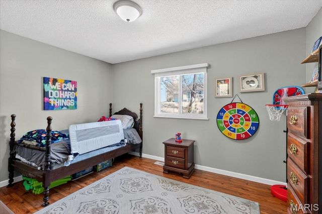 909 Townhouse Lane, Hazelwood, MO 63042