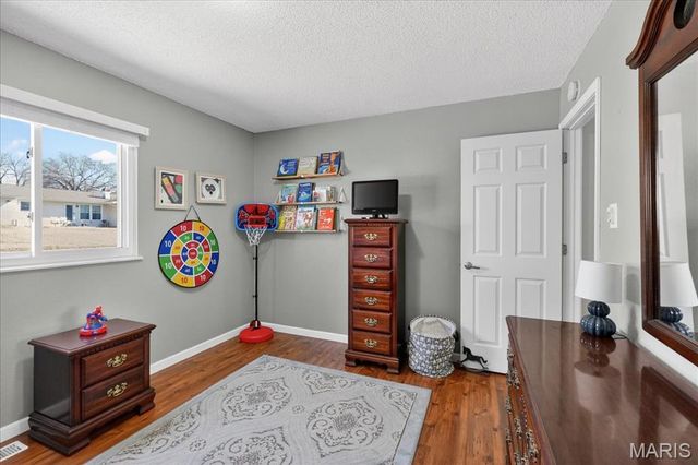 909 Townhouse Lane, Hazelwood, MO 63042