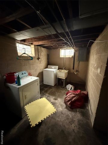 18705 Hoover Street, Detroit, MI 48205