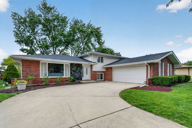8632 Clifford Drive, Darien, IL 60561