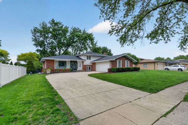 8632 Clifford Drive, Darien, IL 60561