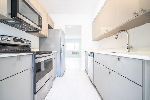 1185 98th St 7, Bay Harbor Islands, FL 33154