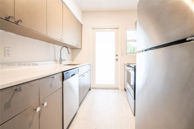 1185 98th St 7, Bay Harbor Islands, FL 33154