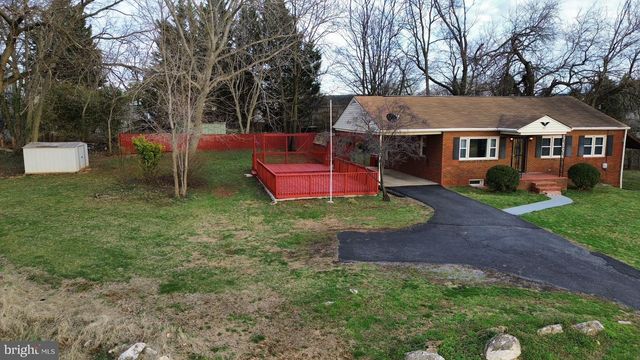 310 N FAIRFAX BLVD, Ranson, WV 25438