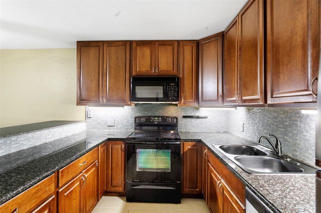 3911 CAROLINA DR., Lake Worth, FL 33461