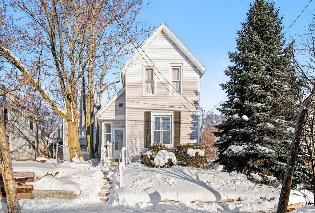 916 Lafayette Avenue NE, Grand Rapids, MI 49503