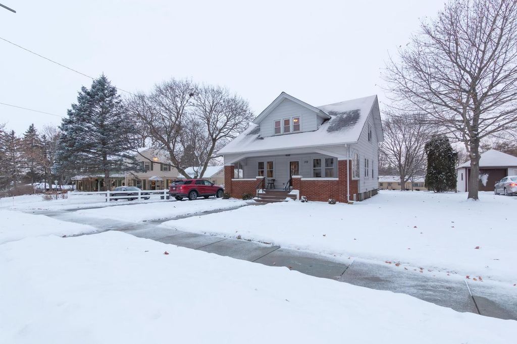 318 Forest AVENUE, Kewaskum, WI 53040