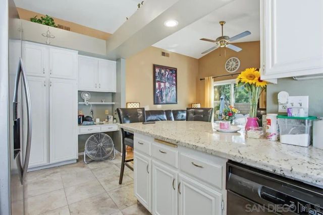 2170 Shadetree Ln, Escondido, CA 92029