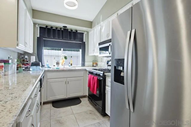2170 Shadetree Ln, Escondido, CA 92029