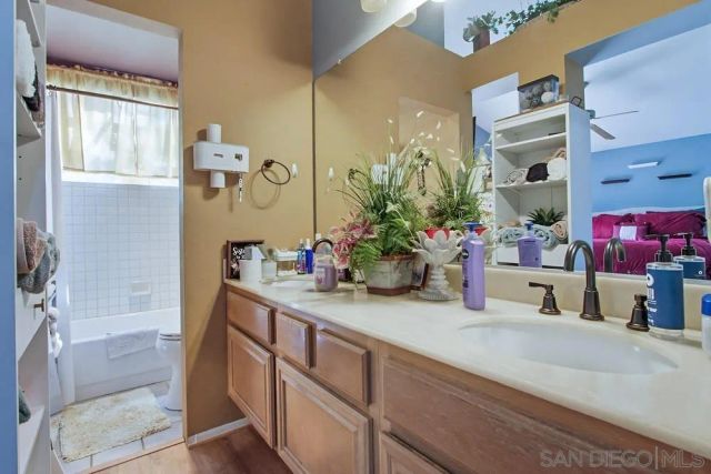 2170 Shadetree Ln, Escondido, CA 92029