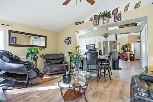 2170 Shadetree Ln, Escondido, CA 92029