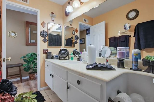 2170 Shadetree Ln, Escondido, CA 92029