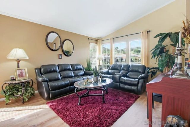 2170 Shadetree Ln, Escondido, CA 92029