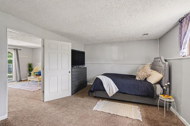 1409 Bacon Avenue, Portage City, MI 49002