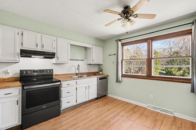 1409 Bacon Avenue, Portage City, MI 49002