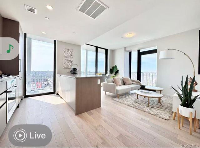 131-02A 40 Road 17I, Flushing, NY 11354