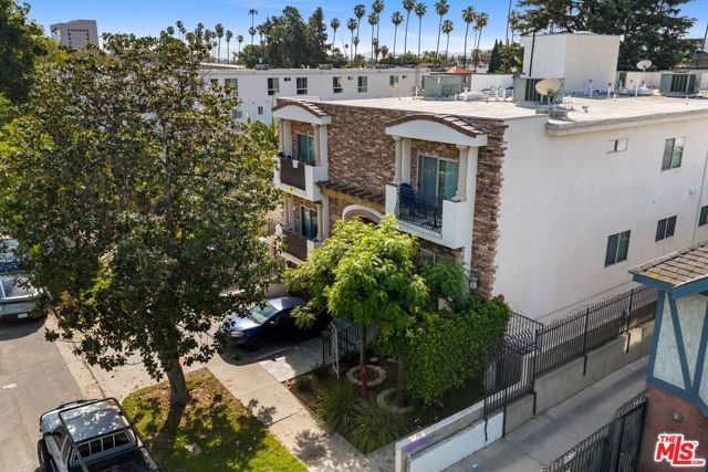14764 Sylvan Street, Van Nuys (los Angeles), CA 91411