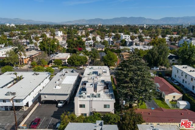 14764 Sylvan Street, Van Nuys (los Angeles), CA 91411
