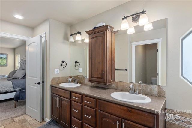 3707 North 2455 East, Twin Falls, ID 83301