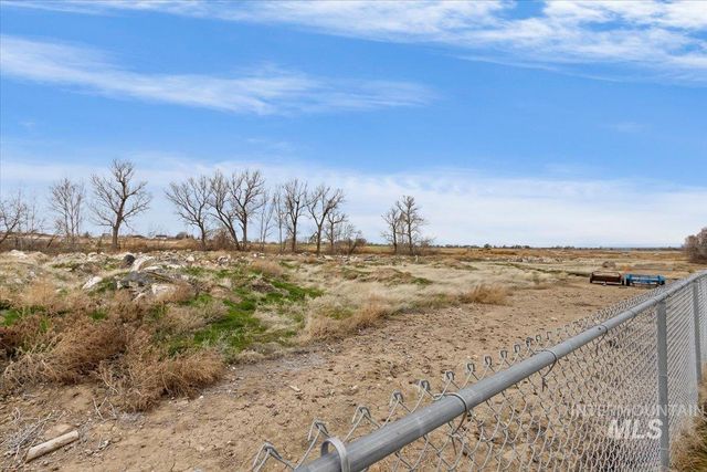 3707 North 2455 East, Twin Falls, ID 83301