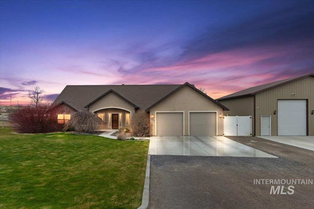 3707 North 2455 East, Twin Falls, ID 83301