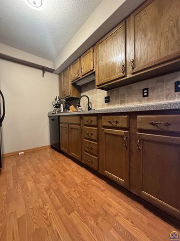 3039 SW Maupin Ln Apt 204, Topeka, KS 66614