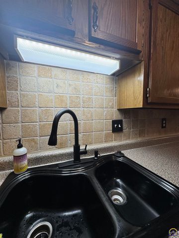 3039 SW Maupin Ln Apt 204, Topeka, KS 66614