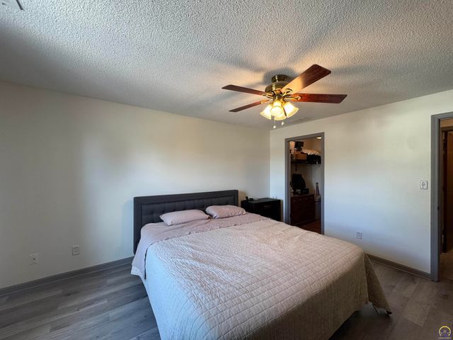 3039 SW Maupin Ln Apt 204, Topeka, KS 66614