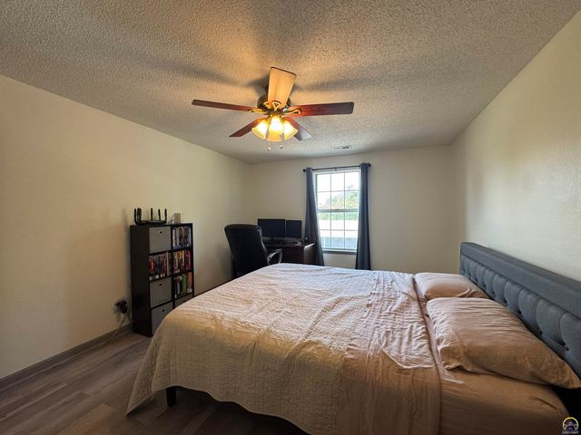 3039 SW Maupin Ln Apt 204, Topeka, KS 66614