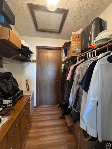 3039 SW Maupin Ln Apt 204, Topeka, KS 66614