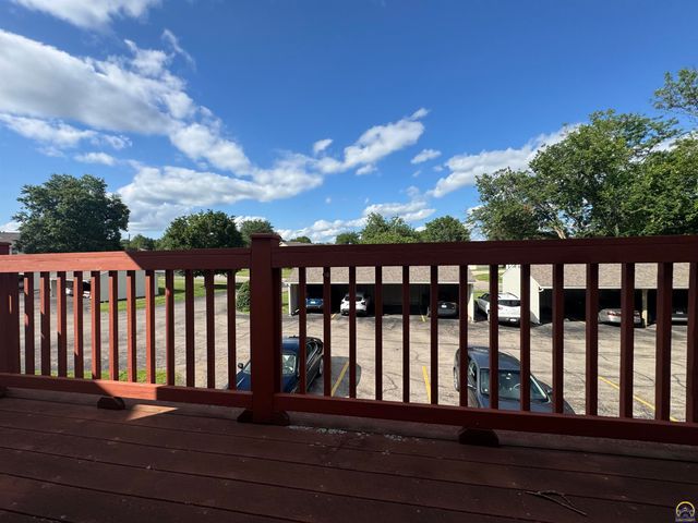 3039 SW Maupin Ln Apt 204, Topeka, KS 66614