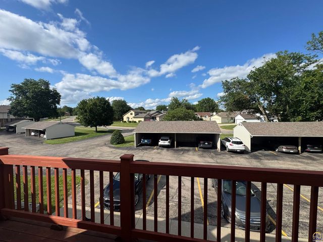 3039 SW Maupin Ln Apt 204, Topeka, KS 66614