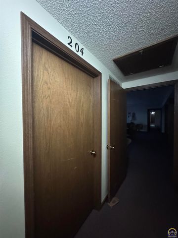 3039 SW Maupin Ln Apt 204, Topeka, KS 66614