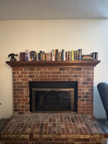 3039 SW Maupin Ln Apt 204, Topeka, KS 66614