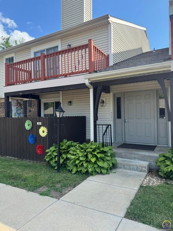3039 SW Maupin Ln Apt 204, Topeka, KS 66614