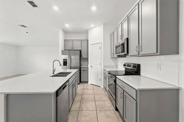 1950 BIRNHAM WOOD BEND, Kissimmee, FL 34746